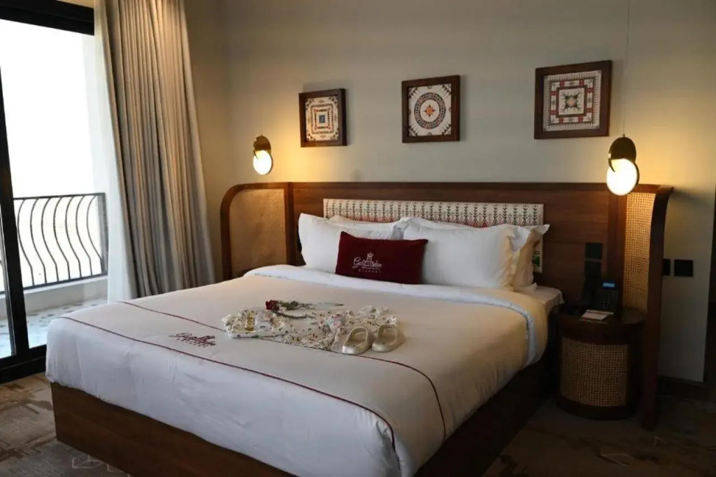Golden Balcon Hotel