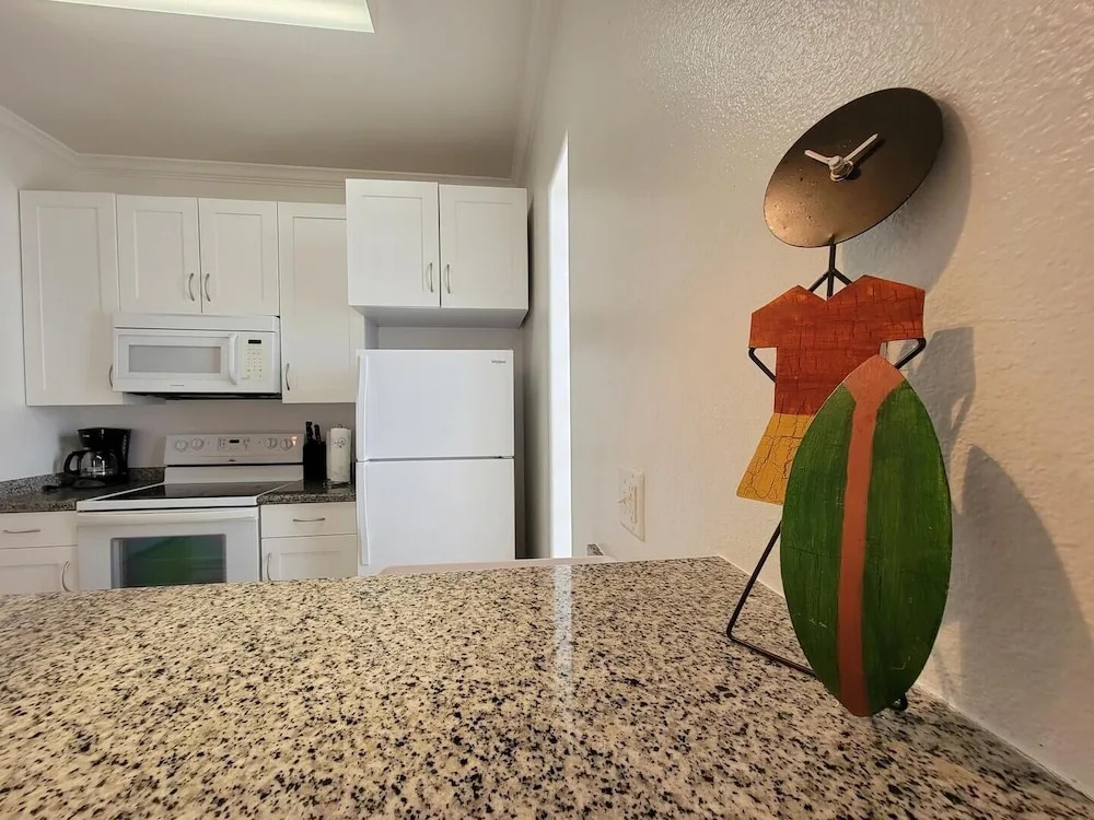 Sparkling Pool Easy Walk to Beach Los Cabos 2 Bedroom Home by Redawning