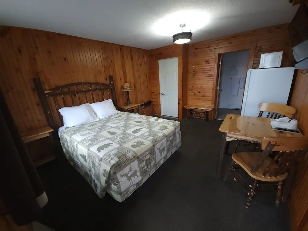 Outdoorsman Motel