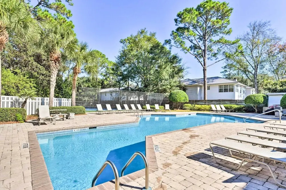 St Simons Island Condo Getaway: 2 Mi to Beach