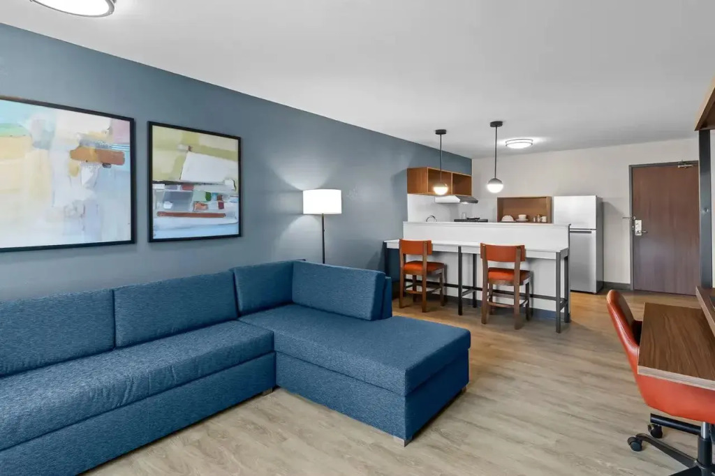 Everhome Suites Wichita Northeast by Choice Hotels