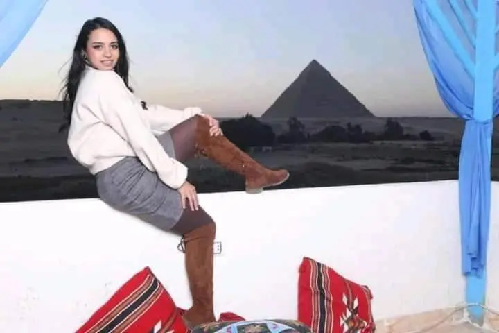 Desert pyramids studio