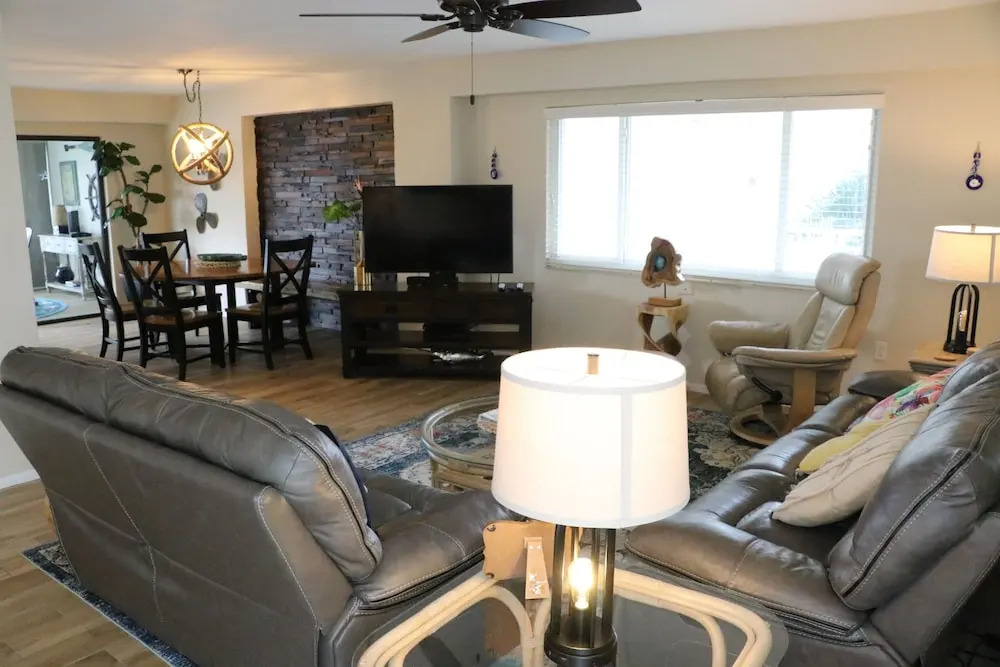 Jamaica Royale - 302 - 2 Br Condo