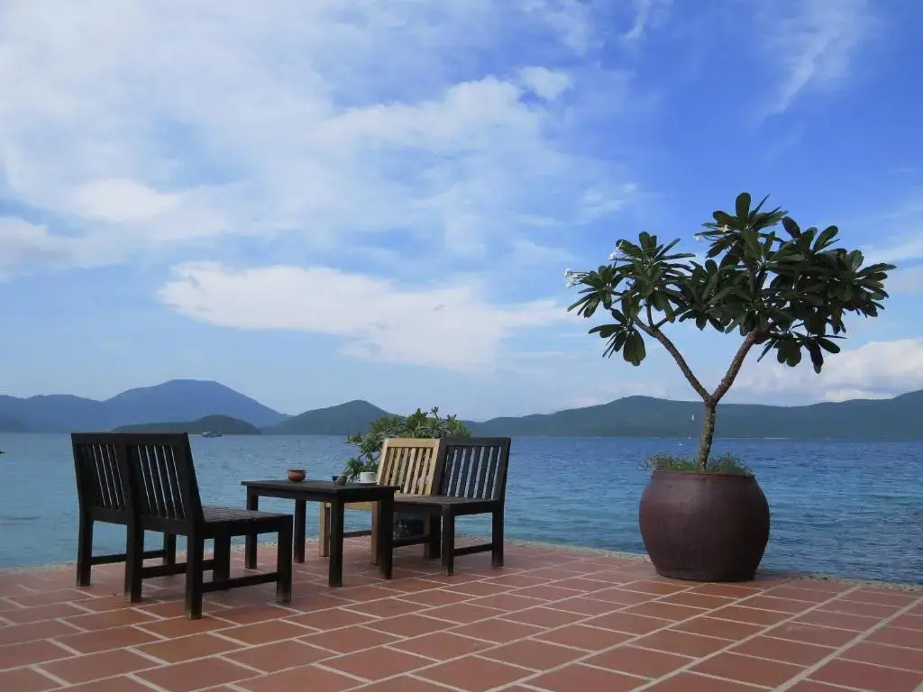 Whale Island Resort