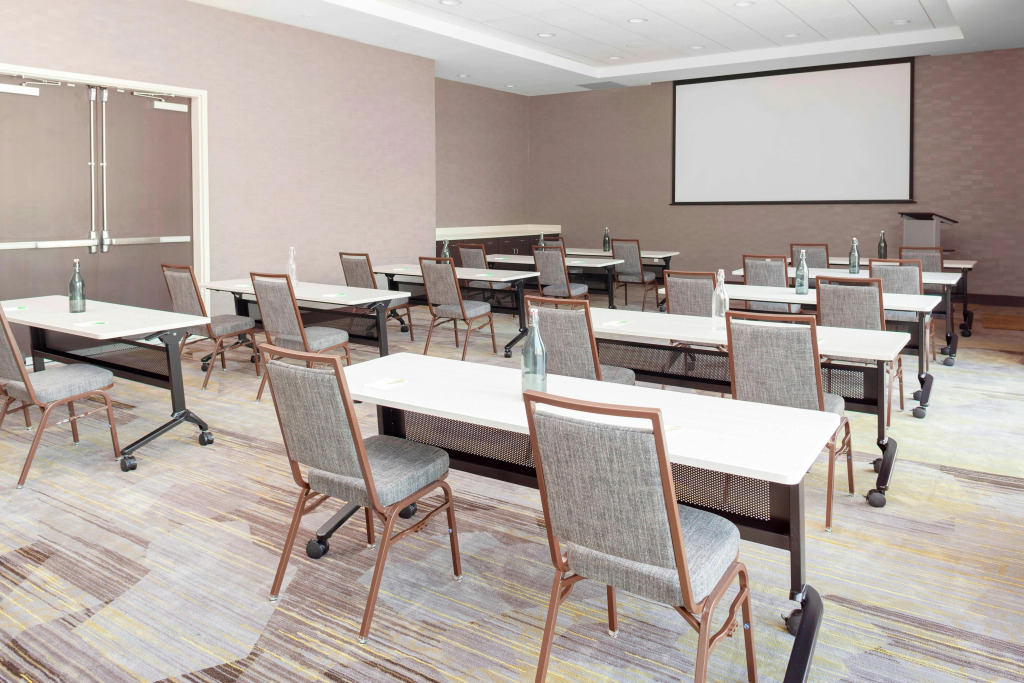 Courtyard by Marriott DeLand Historic Downtown