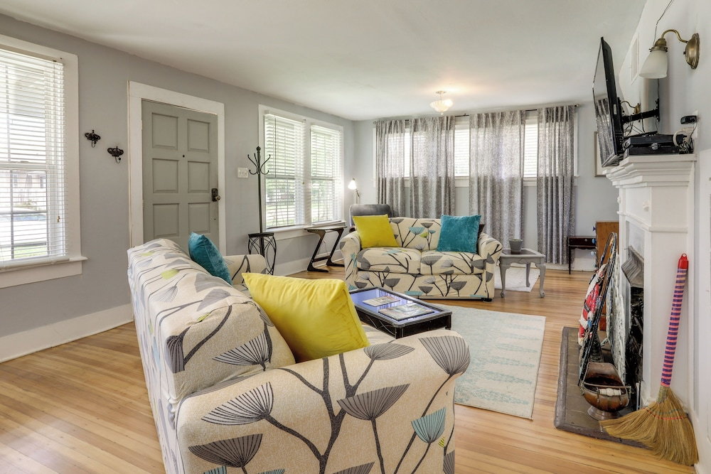 2 Mi to Lsu: Mid City Home w/ Yard & Patio!