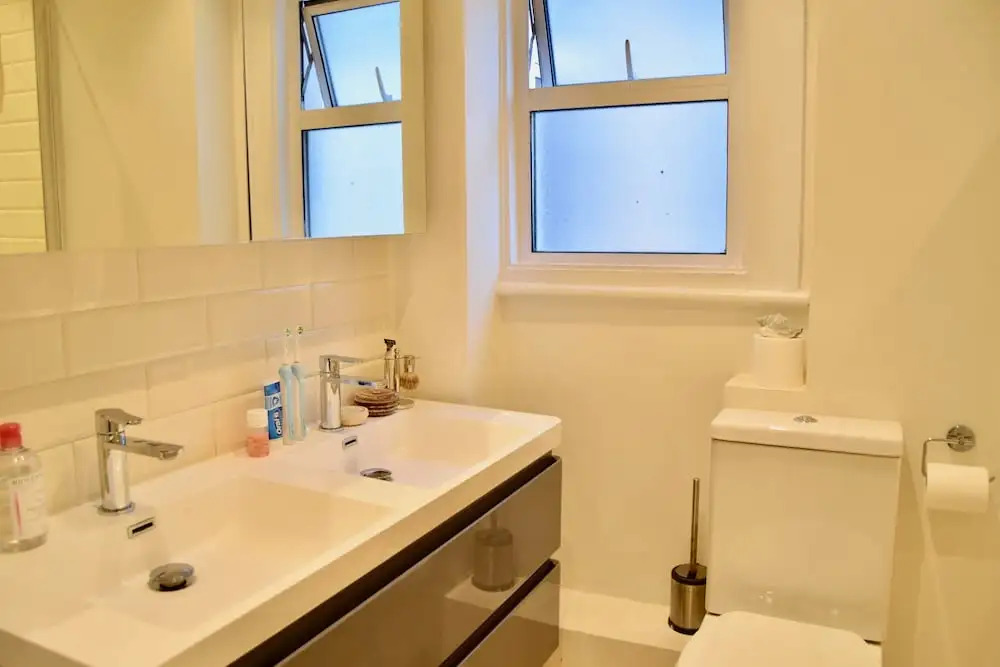 Luxury 3 Bedroom Family Home With Garden