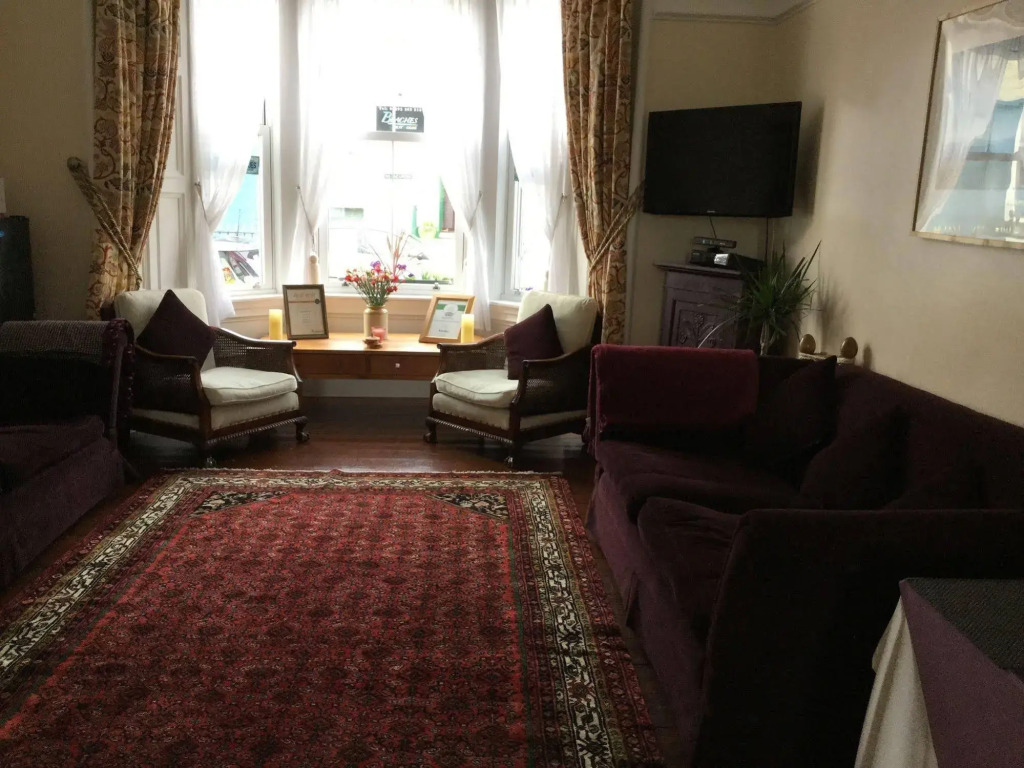 Bythesea Guest House