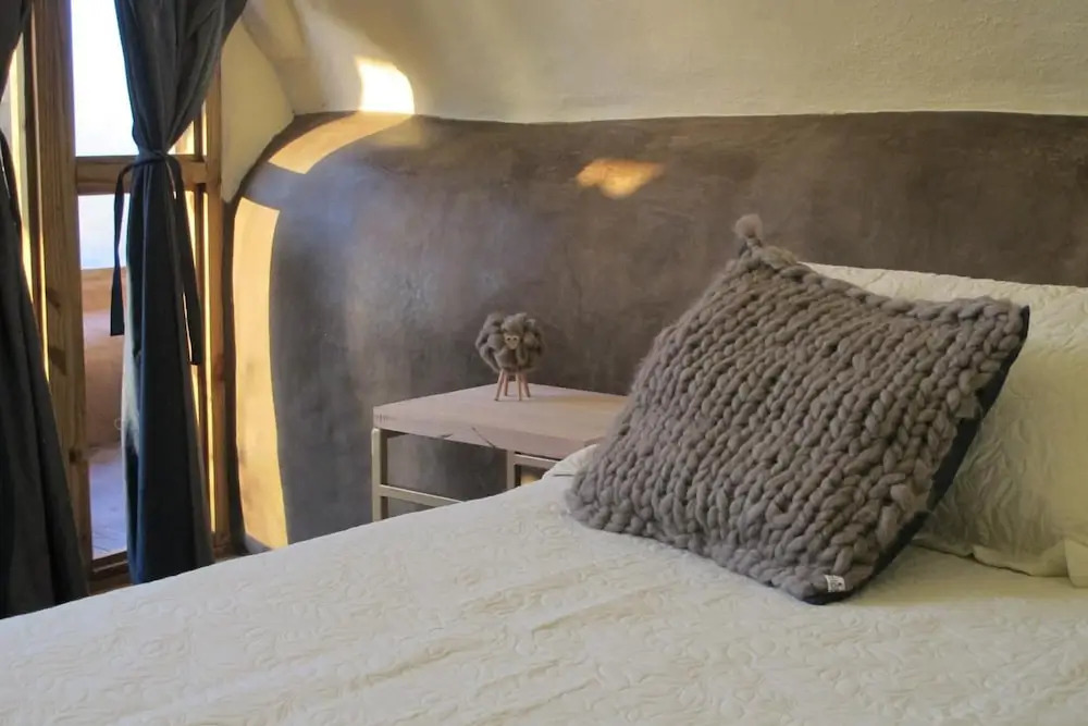 Caliu Earthship Ecolodge