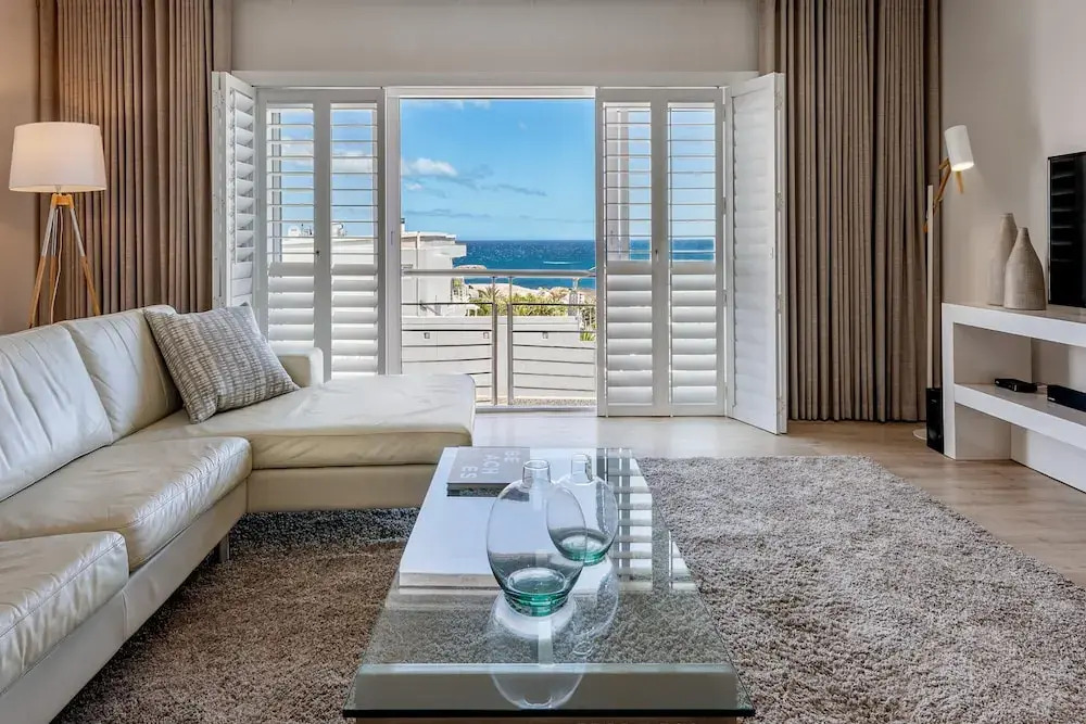 Peaceful Apartment in Camps Bay Sapphire Tide Suite