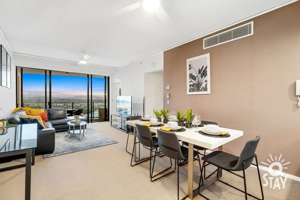 Sierra Grand Apartments - Hosted by WowStay