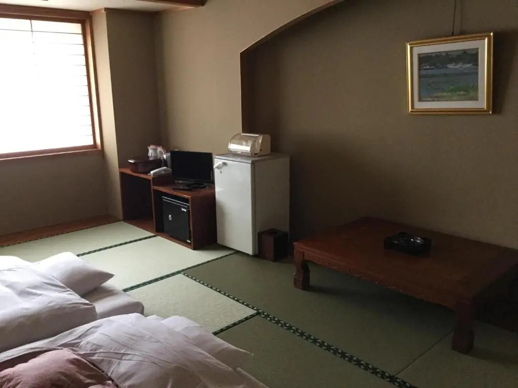 Hotel Tsuru