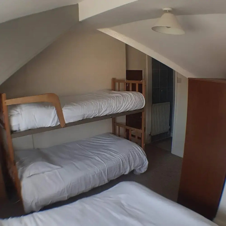 Glen Villa 5 Sleeps 6 Near Beach