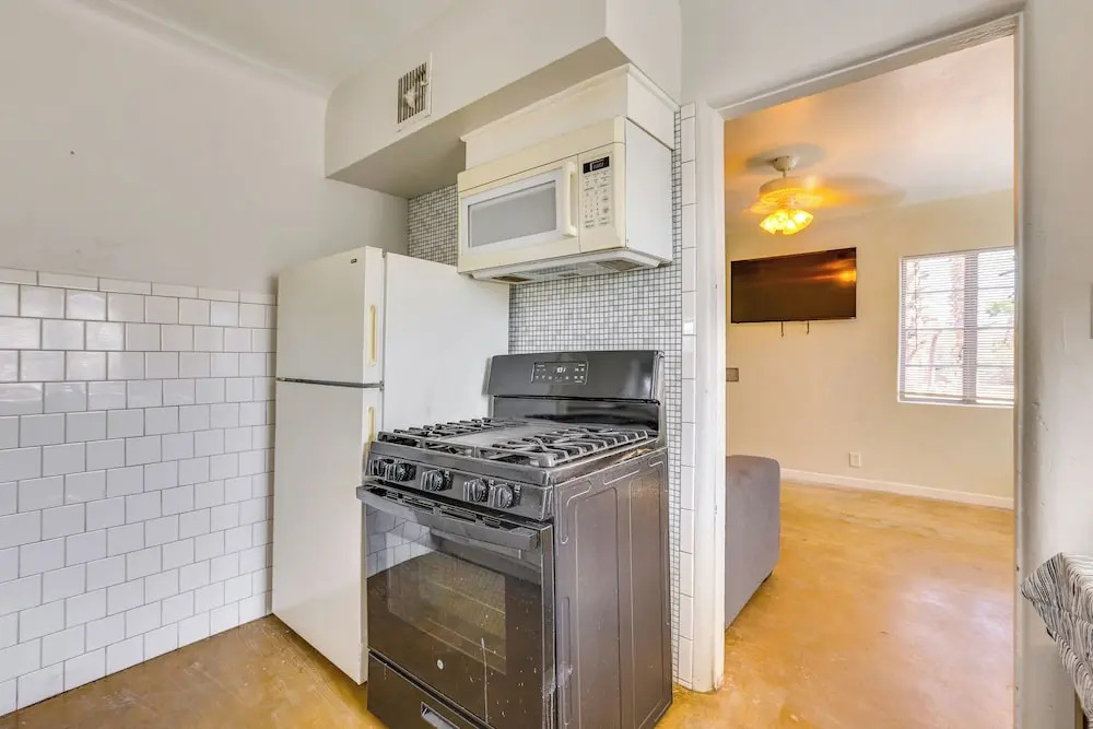 Central & Quaint Phoenix Condo - Pets Welcome!