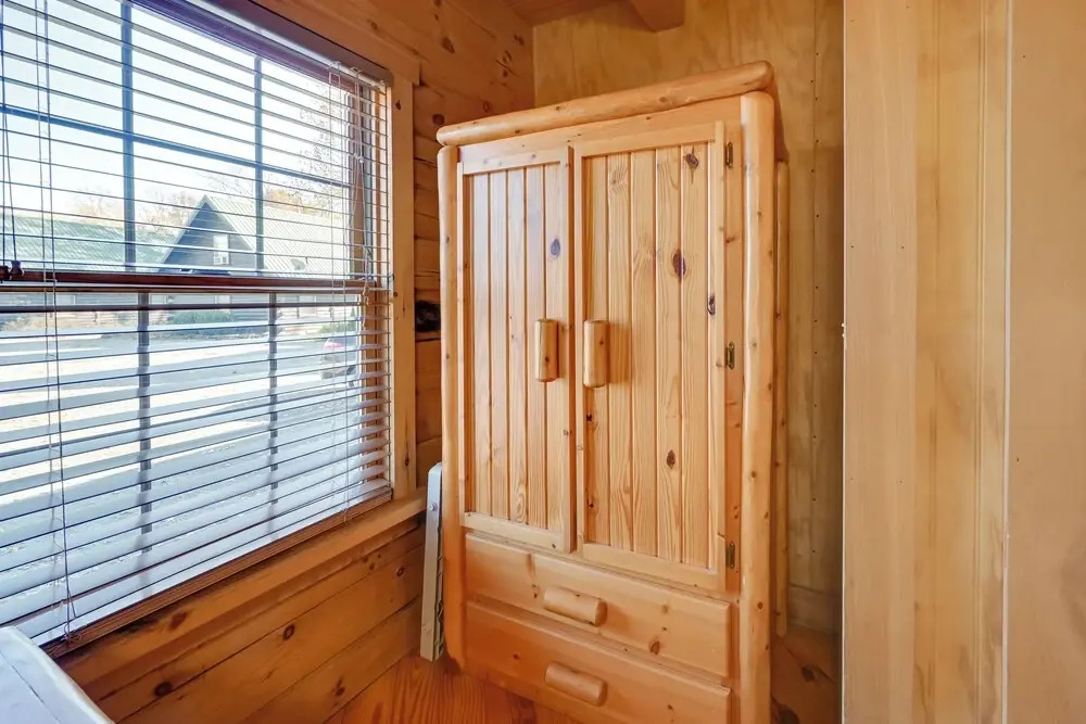 Cabin Along Rough River! Views, Fire Pit & Grill