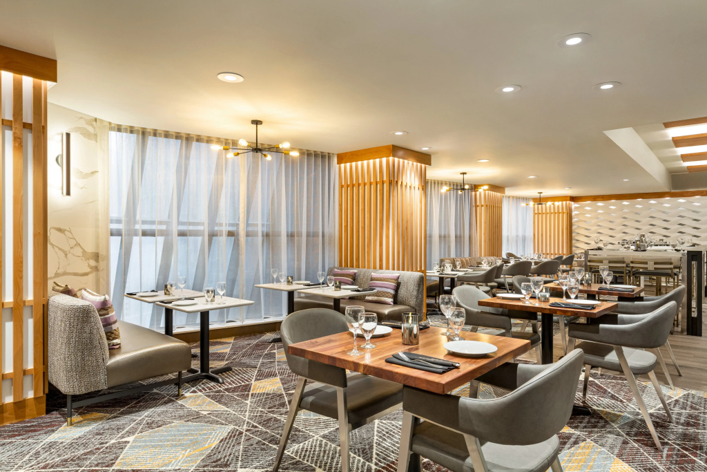 Crowne Plaza Seattle - No Resort Fee - Newly Renovated IHG Hotel