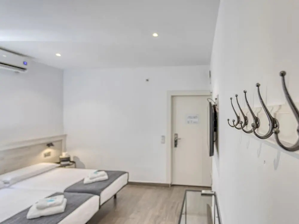 HOSTAL BEDMATES