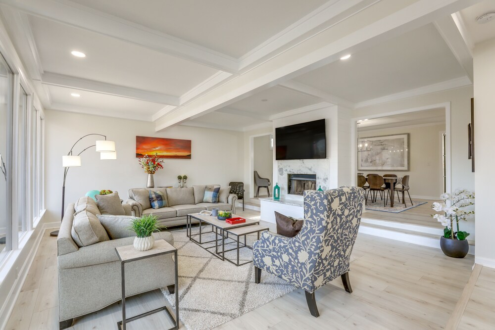Stylish Marietta Home w/ Deck - Near Truist Park!
