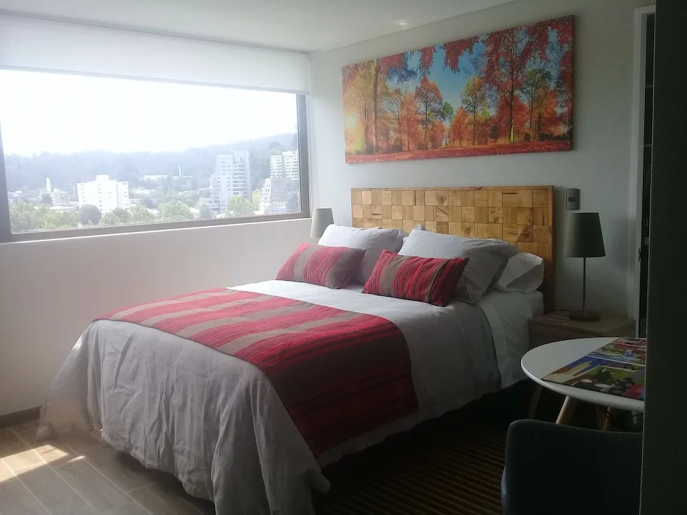 Plaza Parque Suites