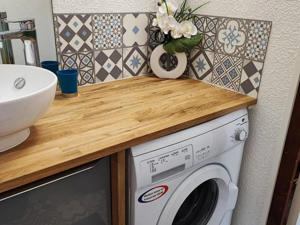 Appartement confort 2P, 6 pers, cœur de station, accès direct pistes, cheminée, WiFi, TV, balcon ouest - FR-1-322-297