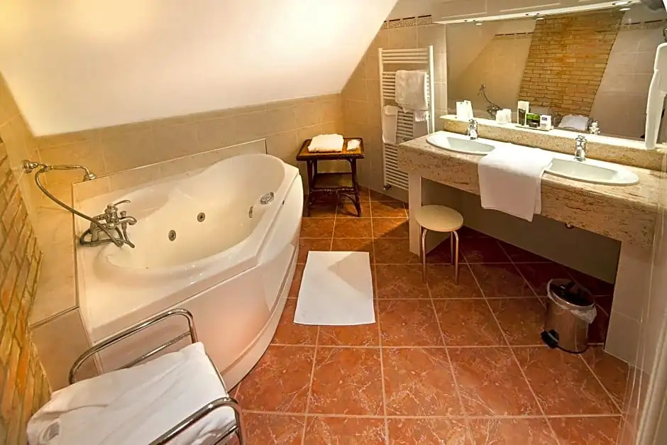 Château des Monthairons Hôtel Restaurant GastroMaison Spa privatif