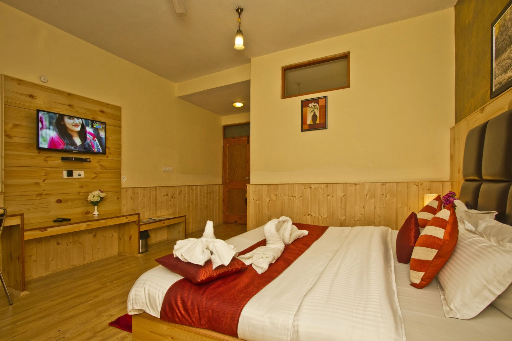 New Harmony Inn