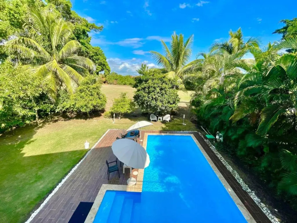 Spacious Trendy Villa At Metro Country Club