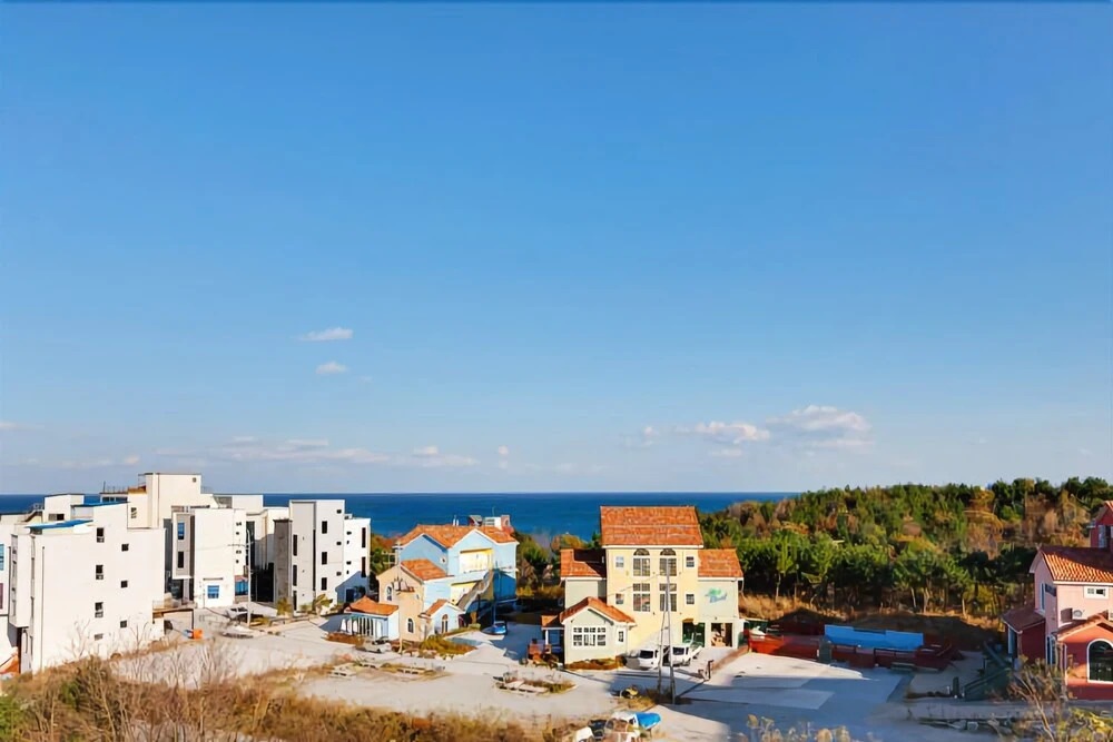 Gangneung Gyeongpo C&View Pension (Spa, Netflix Available)