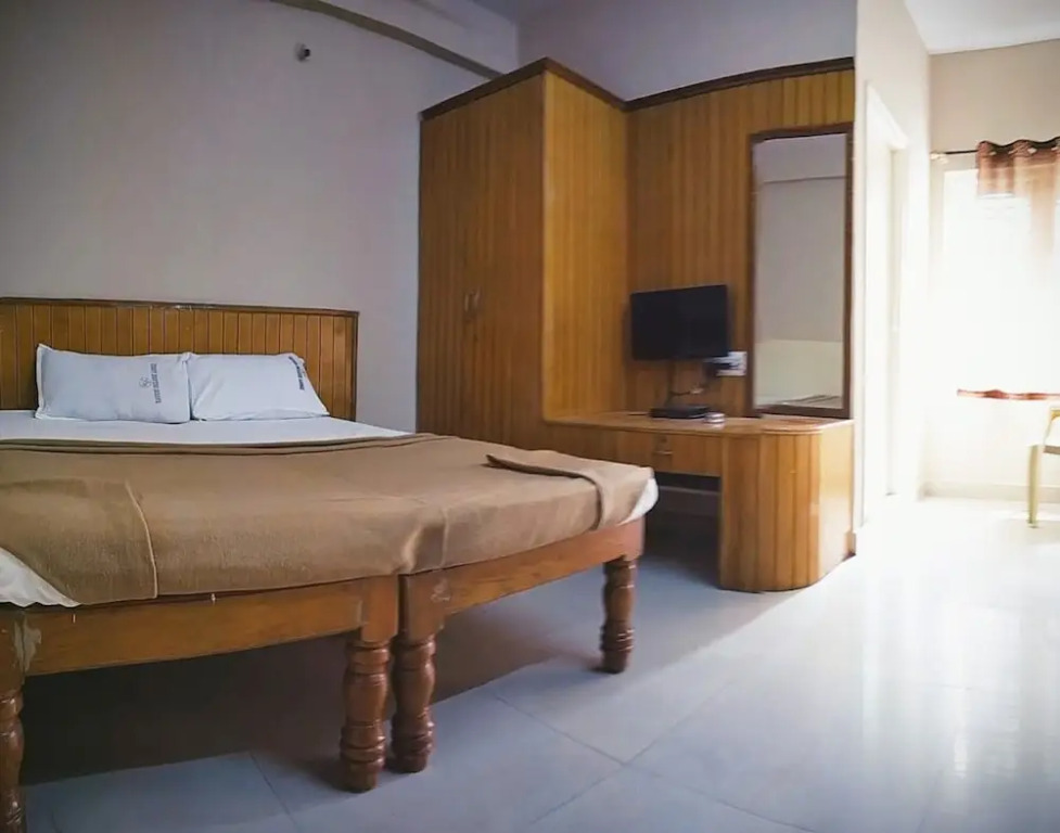 Goroomgo Kaveri Deluxe Lodge Bengaluru