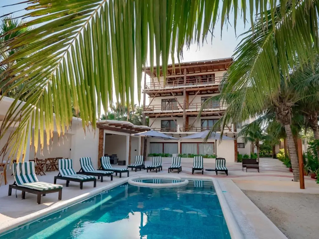 Beach Front Hotel Boutique DK House