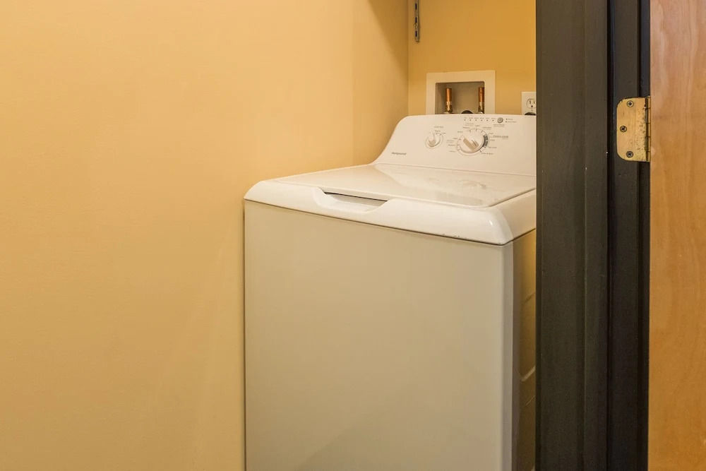 Downtown Jacksonville Apts by Frontdesk