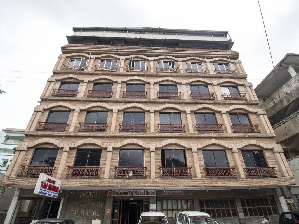 Belsons Taj Mahal Hotel