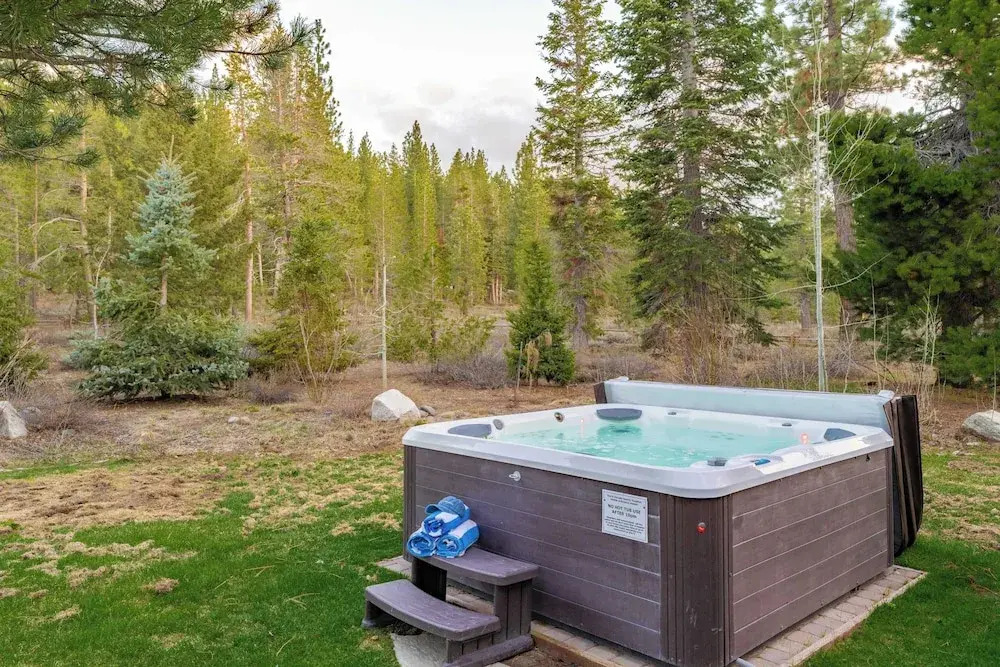10mins to Lake Hot Tub, Game Room, Forest Views Meyers Meadow by Avantstay