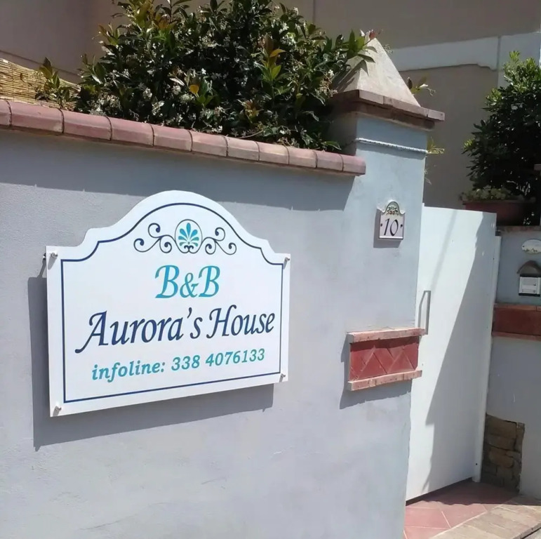 B&B Auroras House