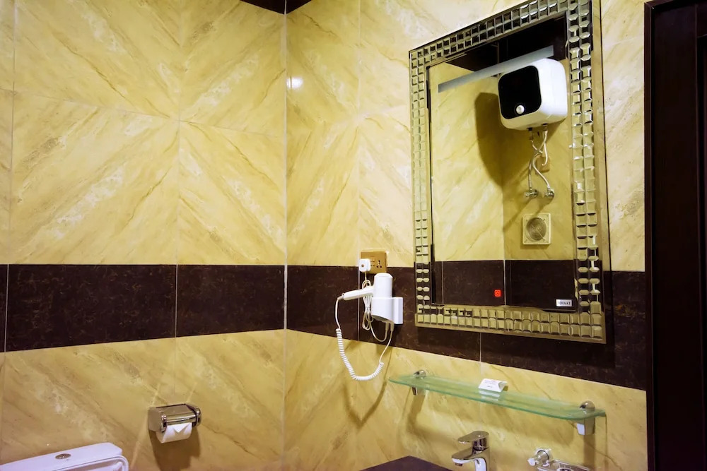Immaculate Diamond Hotel & Apartments