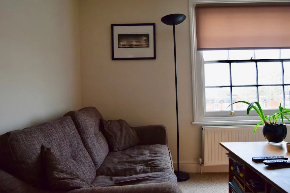 Homely 1 Bedroom Clapham Flat With City Views