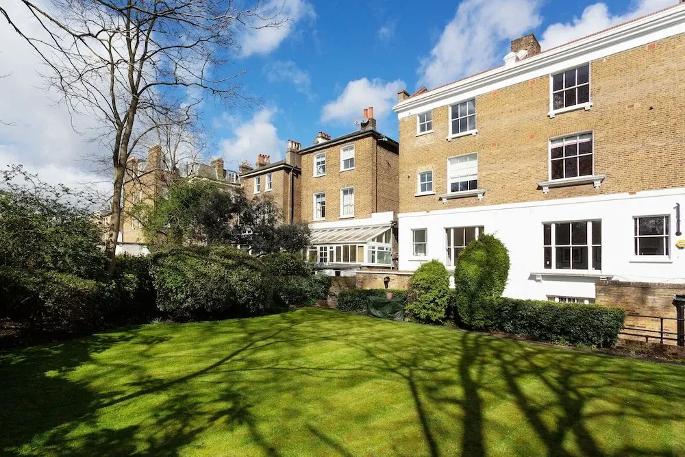 Perfect Pied-a-terre in Clapham by Underthedoormat