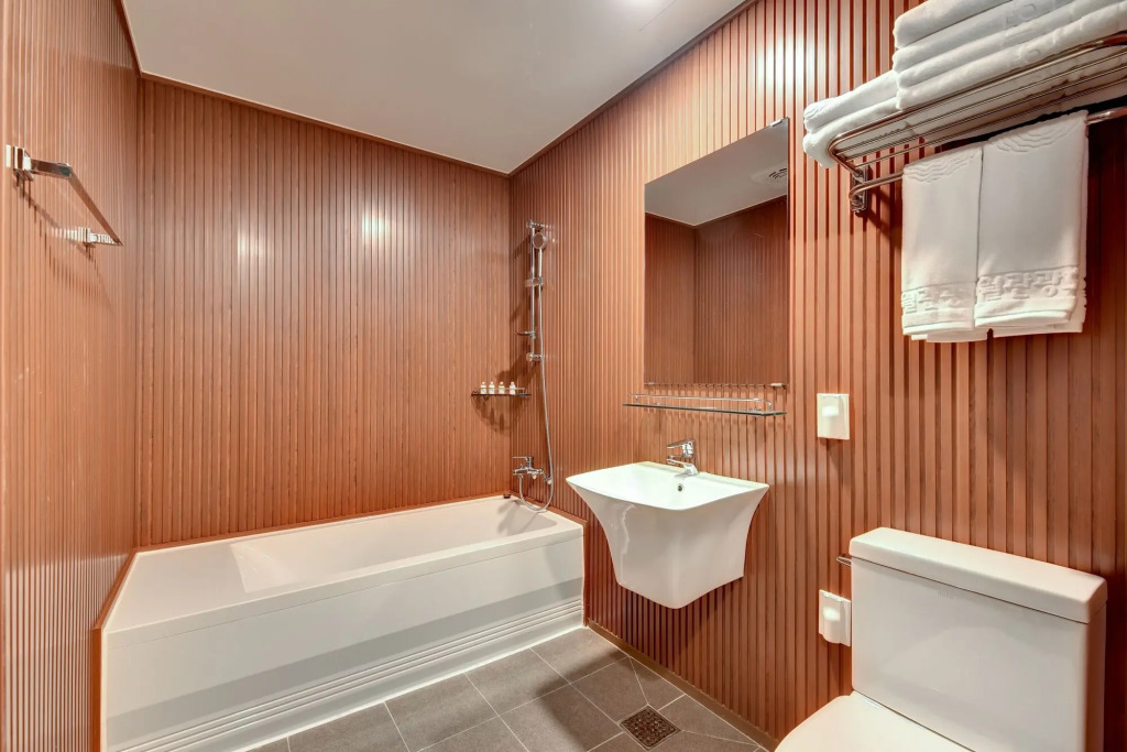 Sea Moon Tourist Hotel