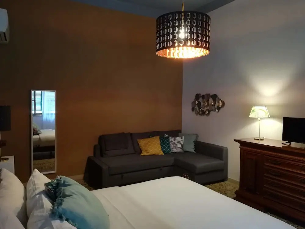 al 28 B&B