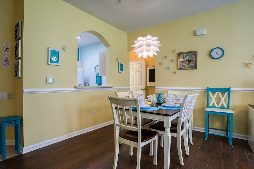 Resort Condo Near Disney With Pool, hot Tub, Tennis, Central AC, & Washer/dryer
