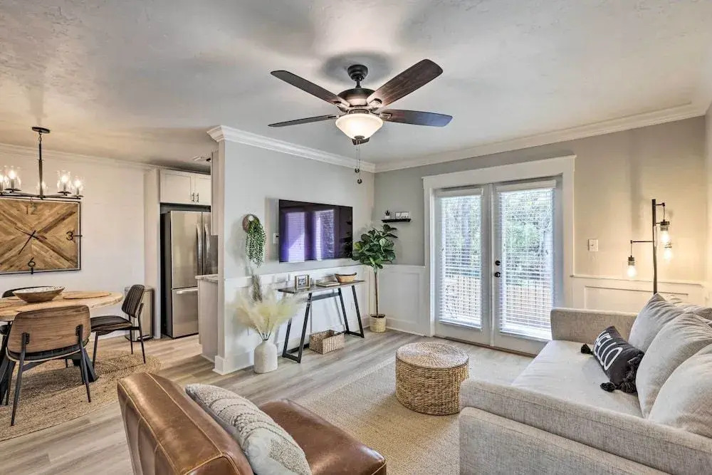 Bright Tallahassee Apartment w/ Balcony!