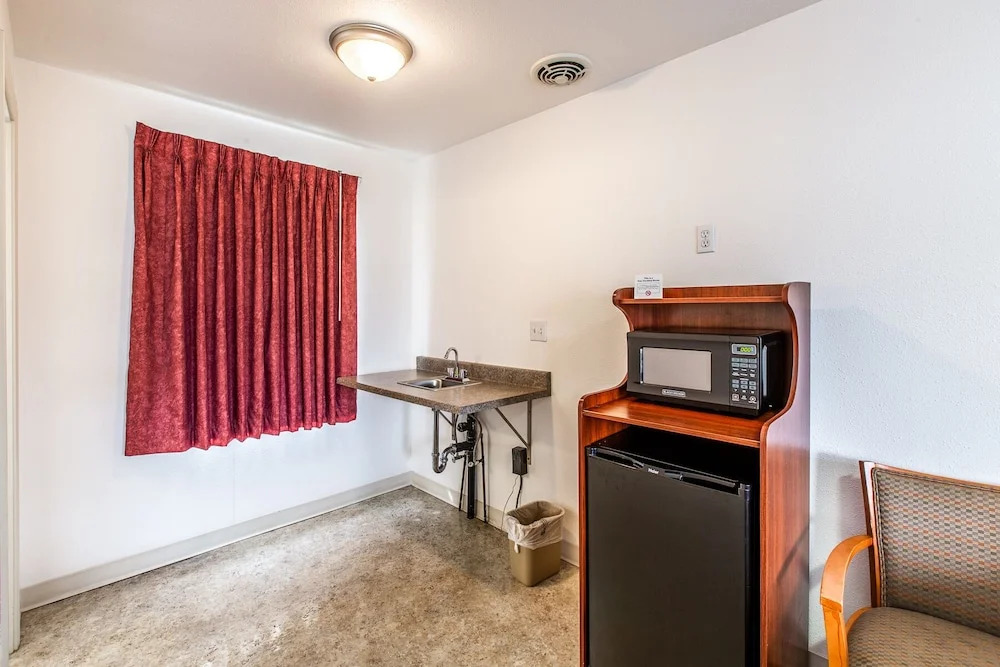 Autzen Inn