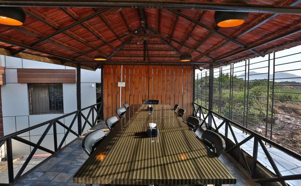 Hotel Blh By OYO Rooms