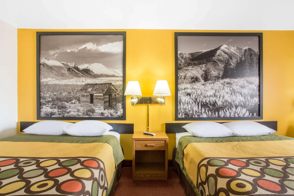 Super 8 by Wyndham Elko