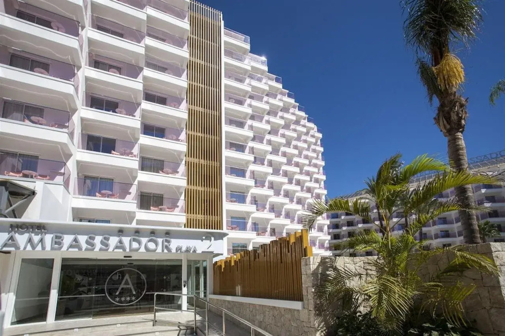 Ambassador Playa II