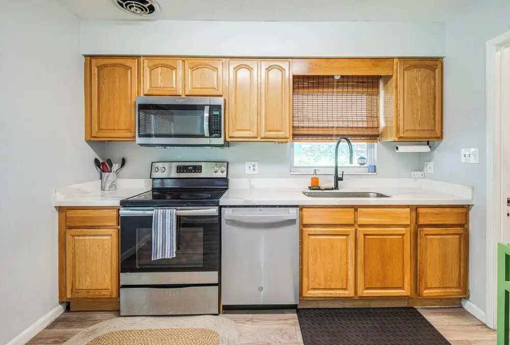 Mid-century Gainesville Getaway: 3 Mi to UF Campus