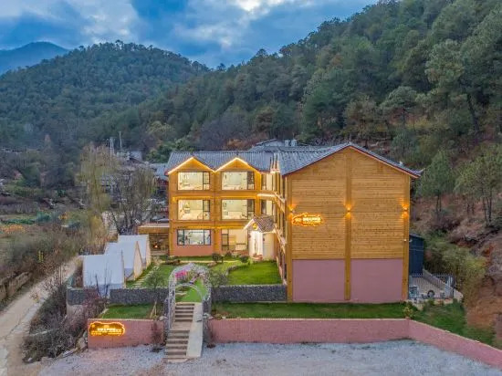 Silent bed and breakfast in Lugu Lake