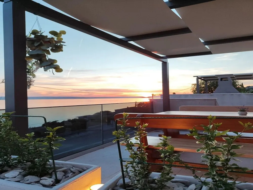 Rina Apartments