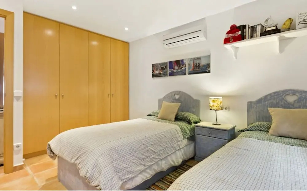 Apartment - 2 Bedrooms with Sea views - 106179