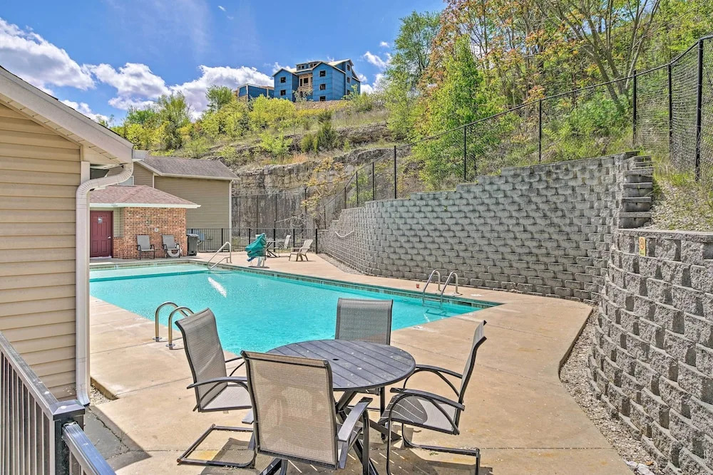 'groovy Games Getaway' Holiday Stay in Branson!